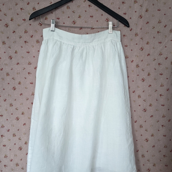Pearl skirt - white button down linen skirt. - Picture 6 of 7